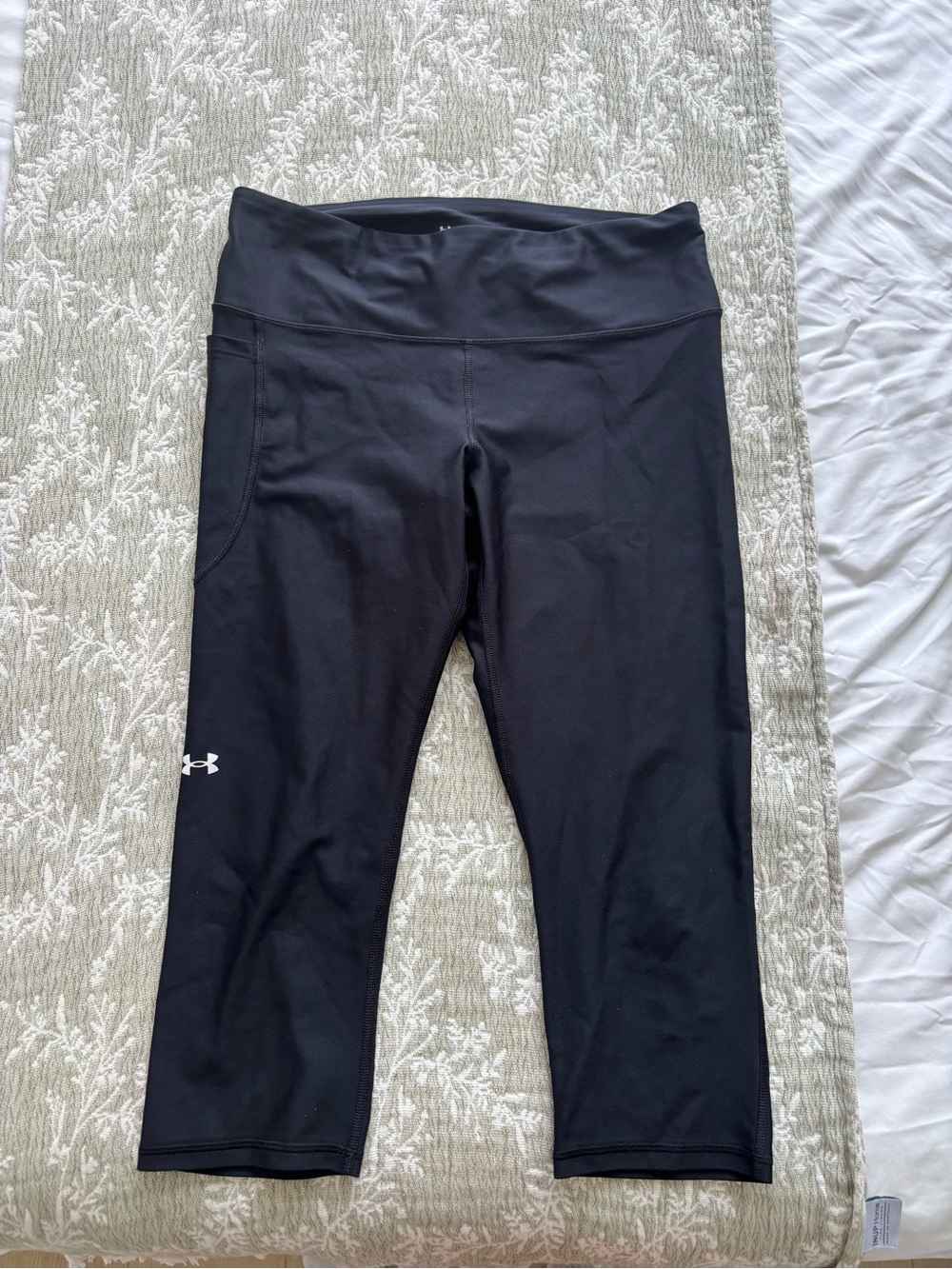 LG Black Capri Workout Leggings with Side Pocket